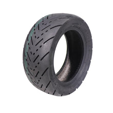 Laden Sie das Bild in den Galerie-Viewer, CST 11” inch 90/65-6.5 Tubeless tyre