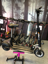 Laden Sie das Bild in den Galerie-Viewer, Part Exchange EMove Cruiser 2021 Electric Scooter UK
