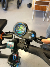 Laden Sie das Bild in den Galerie-Viewer, Ex Display Apollo Pro Electric Scooter UK Supplier
