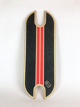 Laden Sie das Bild in den Galerie-Viewer, Segway Ninebot G30 Custom Foot boards by Berryboards Style 7
